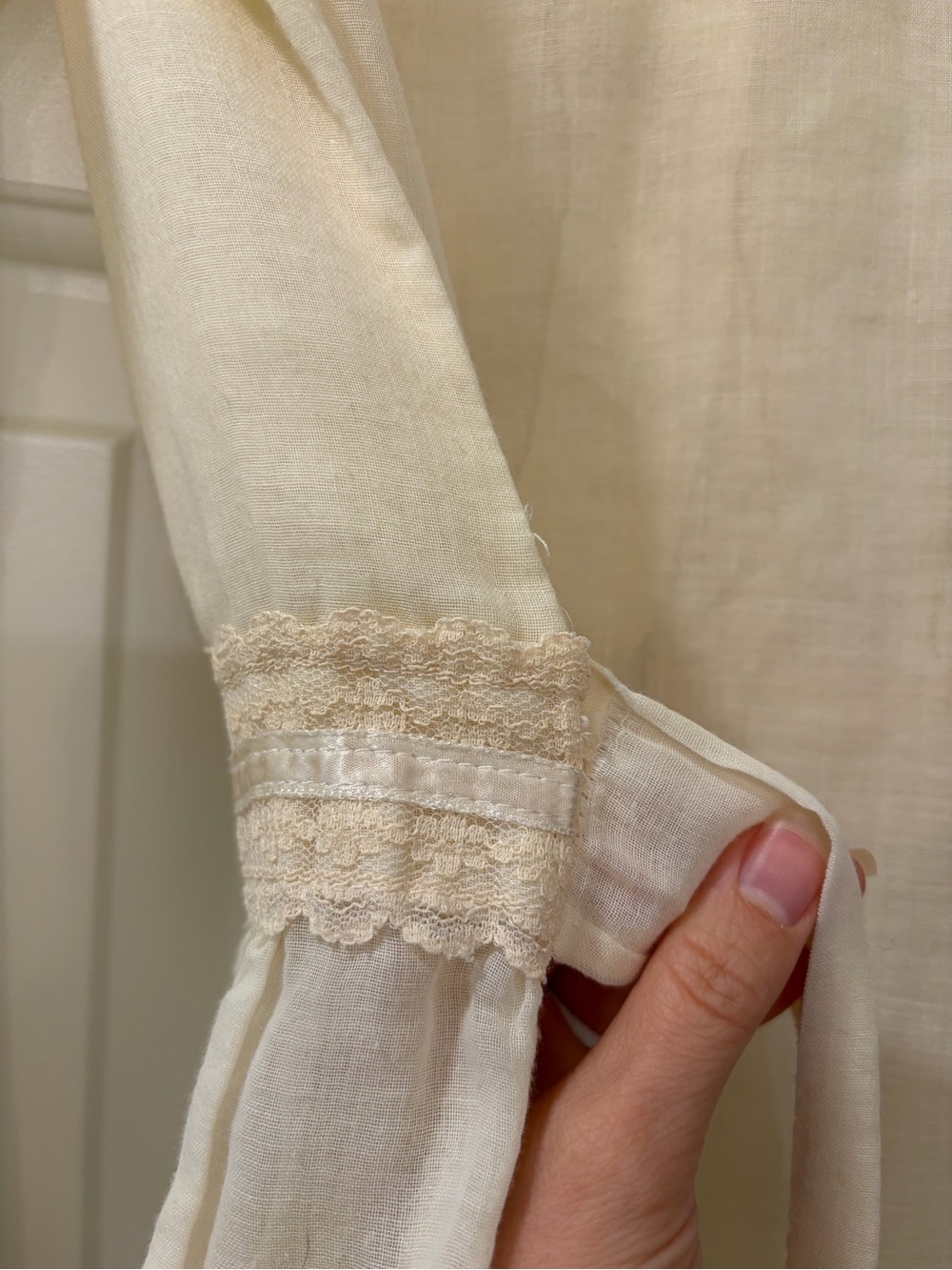 Vintage Cream Lace Trim Button Blouse by (Jessica’s Gunnies San Fran) Gunne Sax - Picture 8 of 10